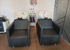 Exonic Unisex Salon photo 5