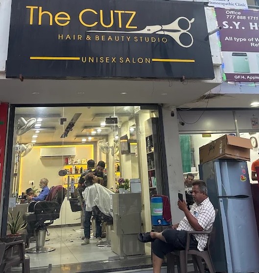 THE CUTZ HAIR AND BEAUTY UNISEX STUDIO