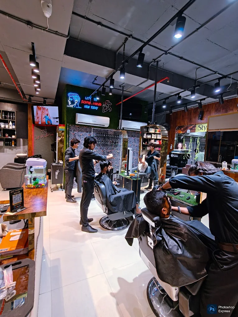 CUT MASTER SALON UNISEX