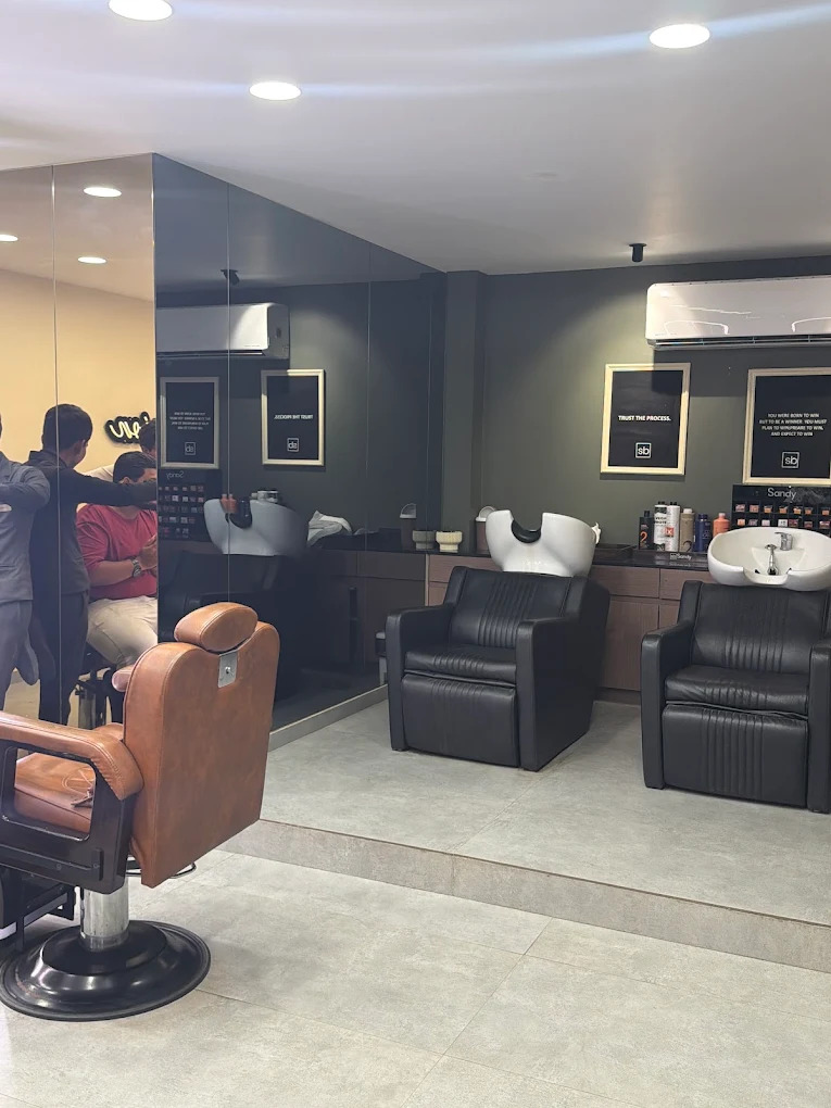 Sandy Men’s Salon – Best Men’s Haircut & Grooming in Rajkot