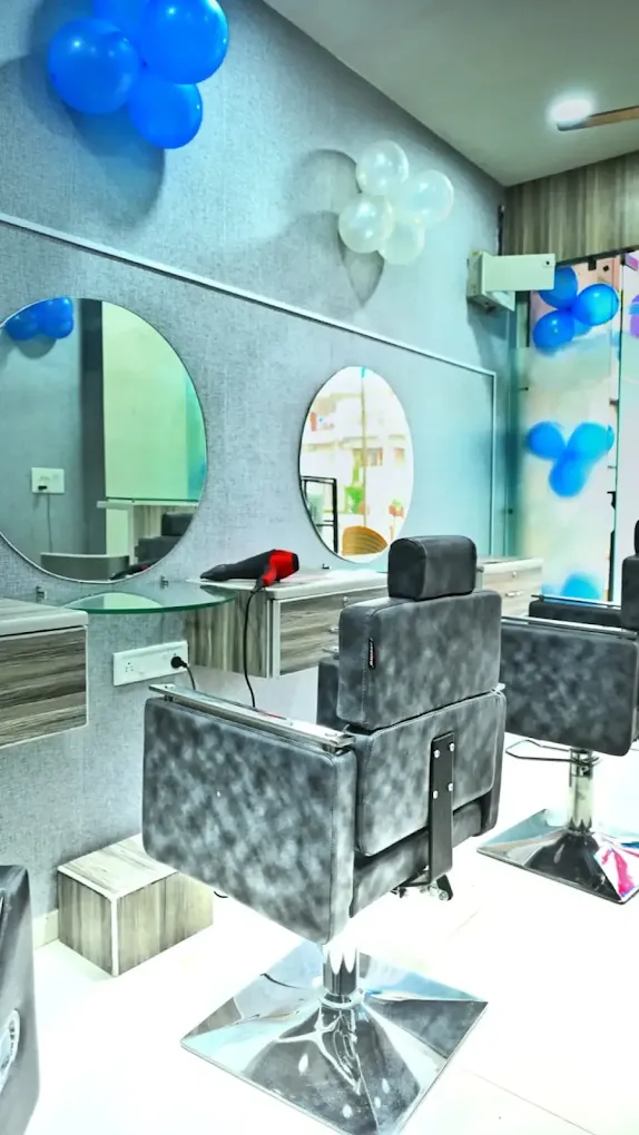 Dee & Her girls Beauty studio
