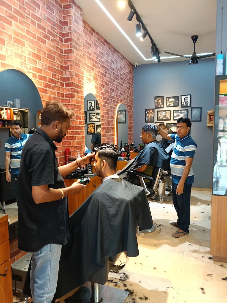THE BARBER SHOP Unisex Salon